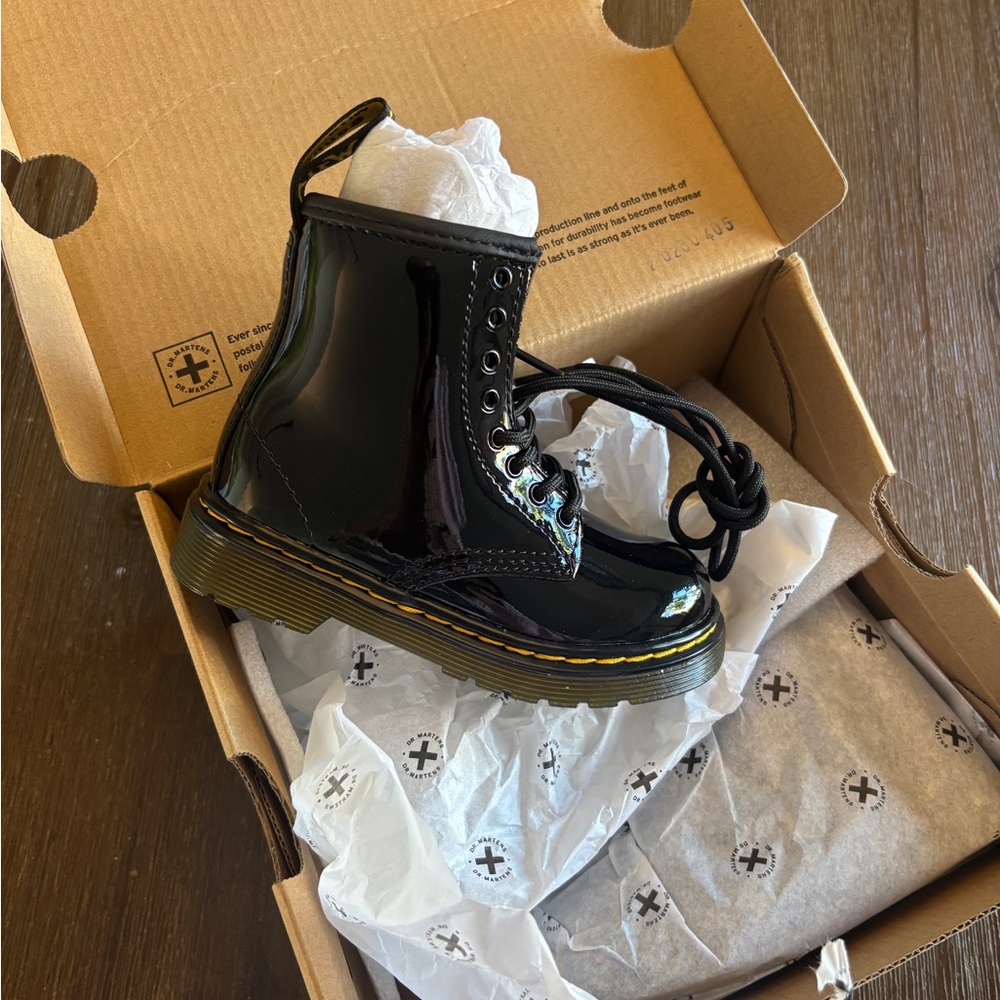 Dr. Martens Toddler Sz 7 Patent Black Boots, BNWT